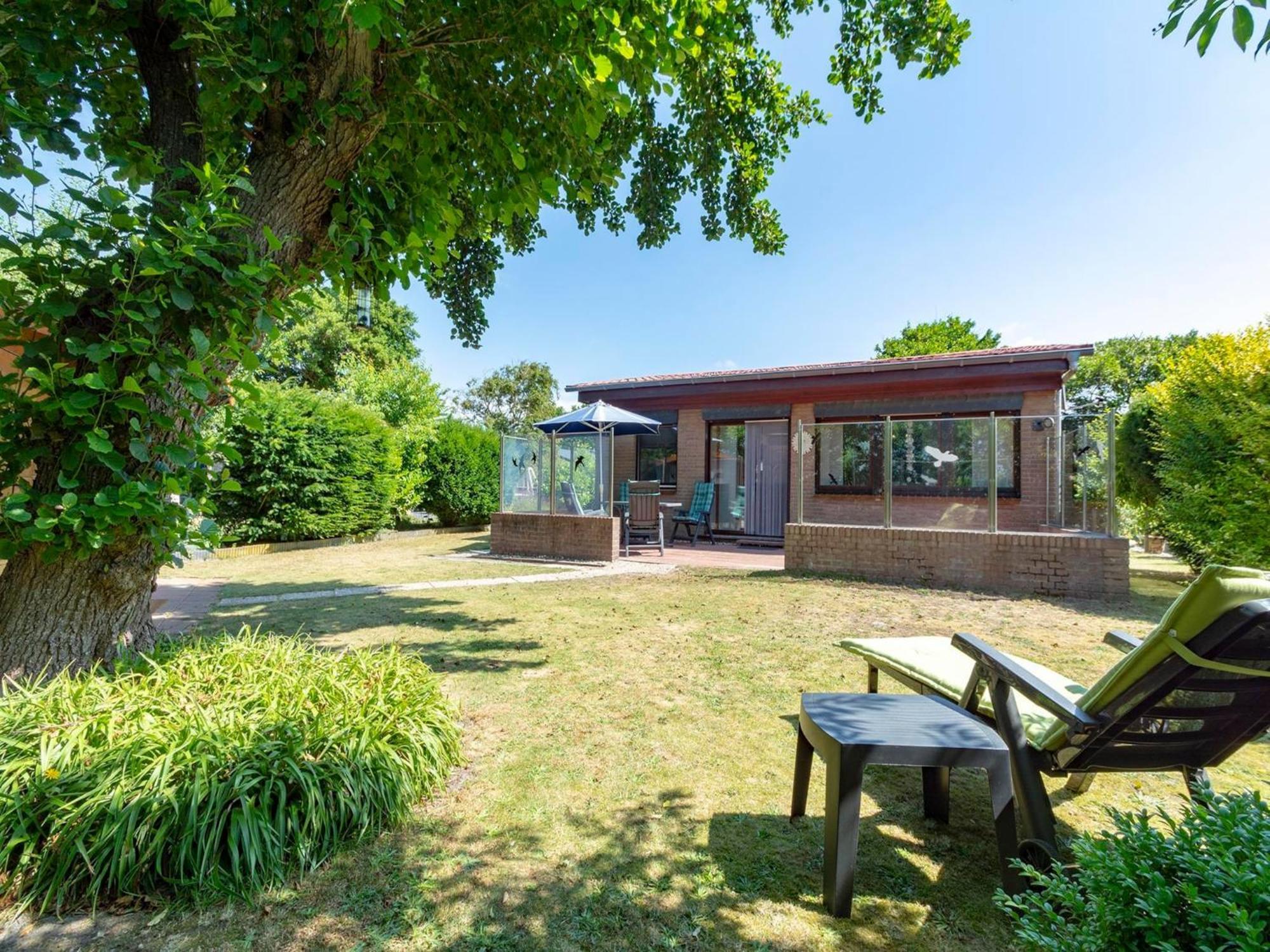 Cozy Bungalow With Garden Callantsoog Exterior photo